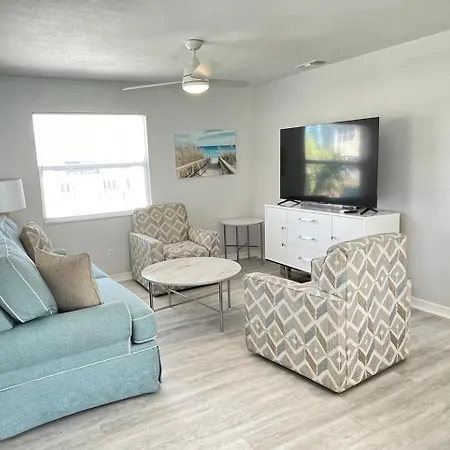 Beachside Getaway West Apartment